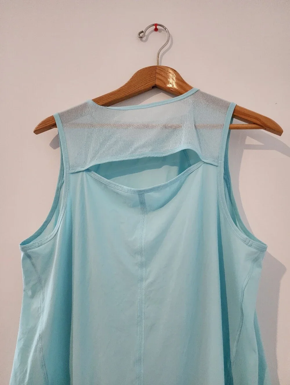 Lululemon Sculpt Tank Top Women Size ? Light Blue Mesh Back Vent Activewear READ